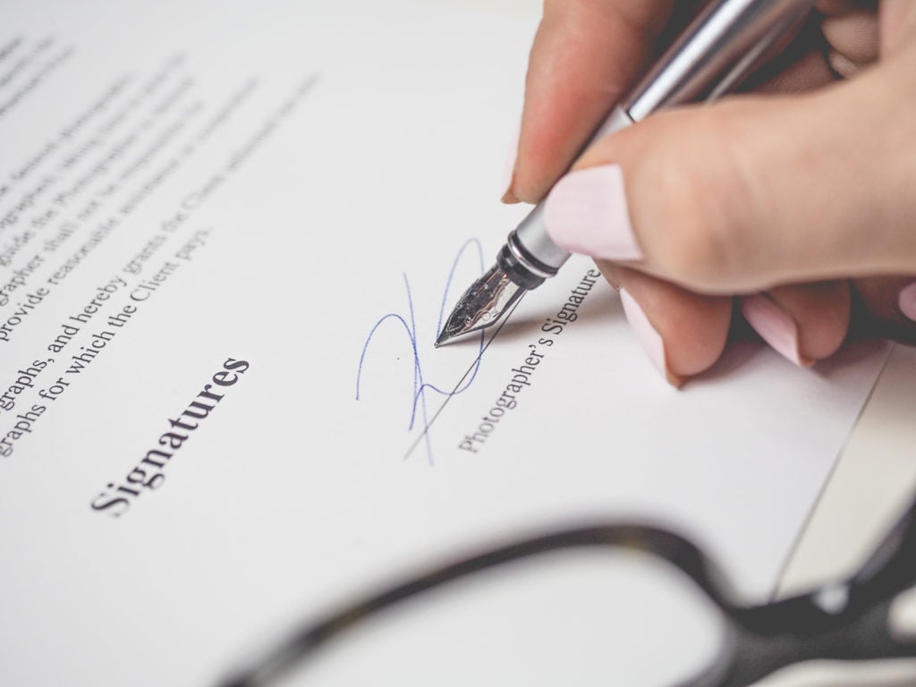 12 Reasons Why Use Electronic Signature